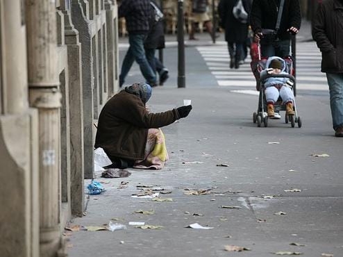 beggar_in_paris_december_2009