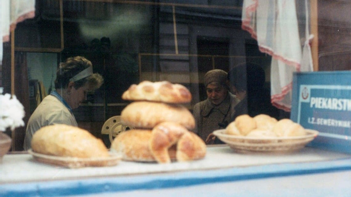 Piekarnia przy ul. Nowotki w Łodzi, 1991 r.