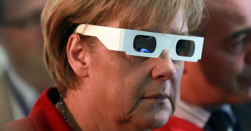 Angela-Merkel-okulary