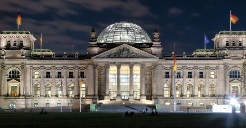 File source: http://commons.wikimedia.org/wiki/File:Berlin_-_Reichstag_building_at_night_-_2013.jpg