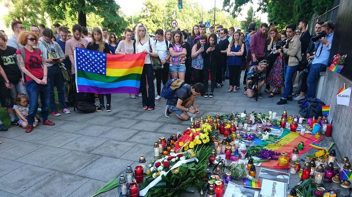 Pikieta pod ambasadą USA po zamachu na klub LGBT w Orlando. Fot. MNW CC BY-SA 4.0