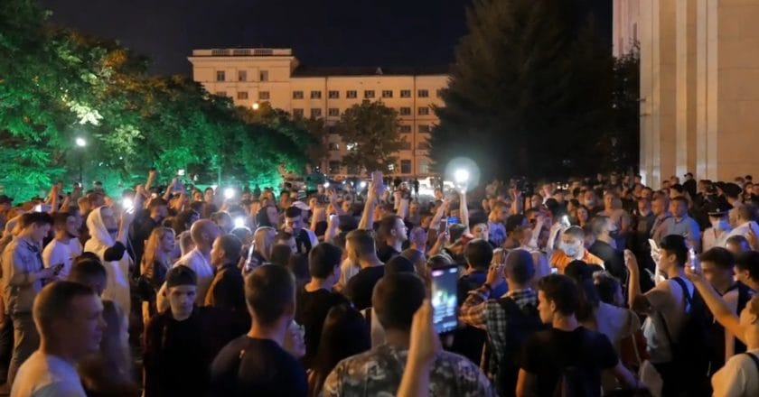 Demonstration_in_support_of_Governor_Sergey_Furgal_in_Khabarovsk,_12_July_2020,_night-2