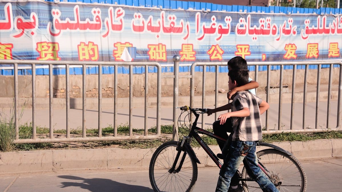 Scenka uliczna z ujurskiej prowincji Xinjiang. Fot. llee-vu/flickr.com