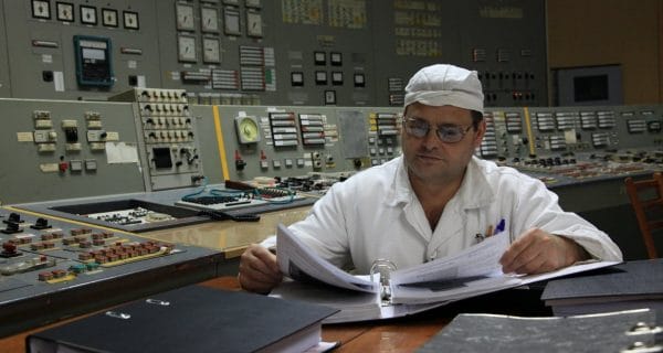 Pracownik reaktora numer 3 w Czarnobylu. Fot. Dana Sacchetti/IAEA.