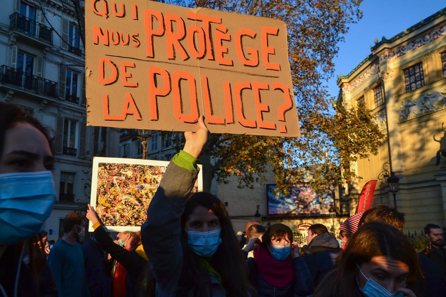 Kto nas ochroni przed policją? Fot. Jeanne Menjoulet/Flickr.com