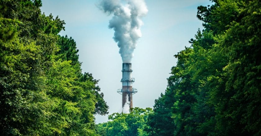 Amerykańska elektrownia węglowa w stanie Virginia. Fot. Bill Dickinson/Flickr.com