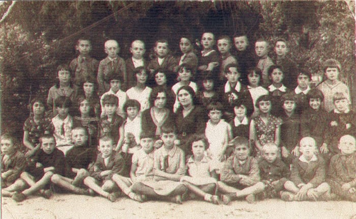 School_children_and_their_teachers,_Jedwabne,_1933
