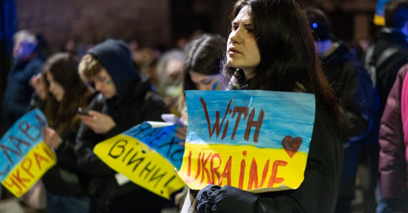 Protest przeciwko atakowi Rosji na Ukrainę w Warszawie Fot. Jakub Szafrański