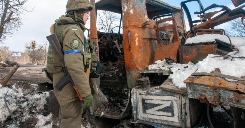 Charków, Ukraina, 16 marca 2022 - zniszczony, rosyjski sprzęt wojskowy Fot. Fotoreserg/Depositphotos