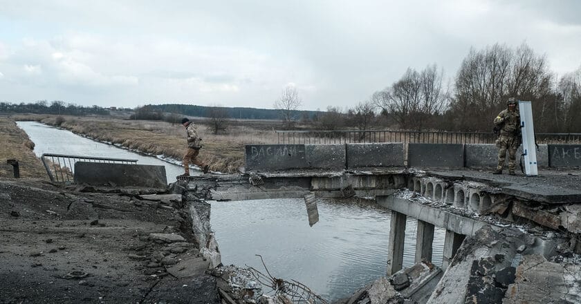 Most zniszczony przez rosyjskie wojsko Fot. Oles_Navrotskyi/Depositphotos
