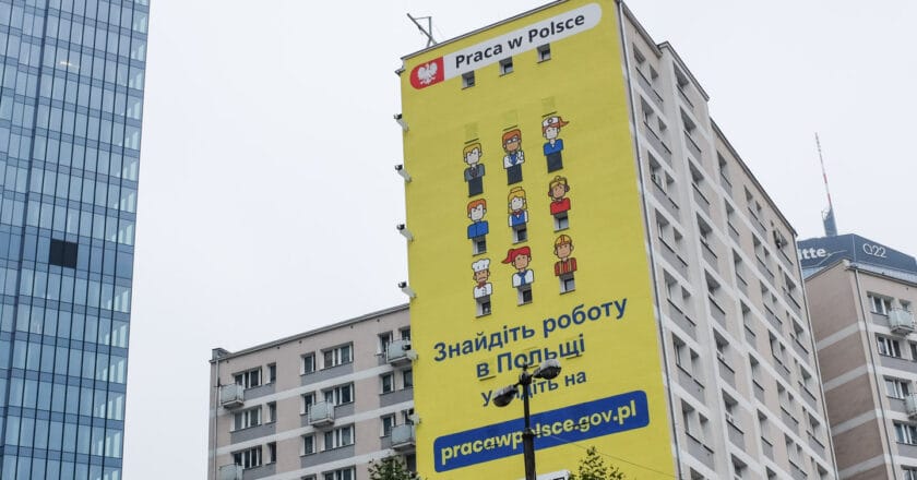 Mural rządowej kampanii skierowanej do Ukraińców i Ukrainek. Fot. Jakub Szafrański