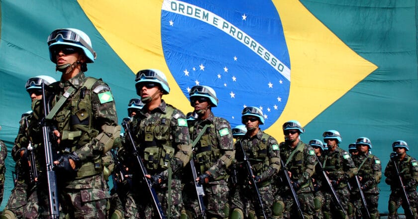 Parada brazylijskiego wojska. Fot. Exército Brasileiro/Flickr.com