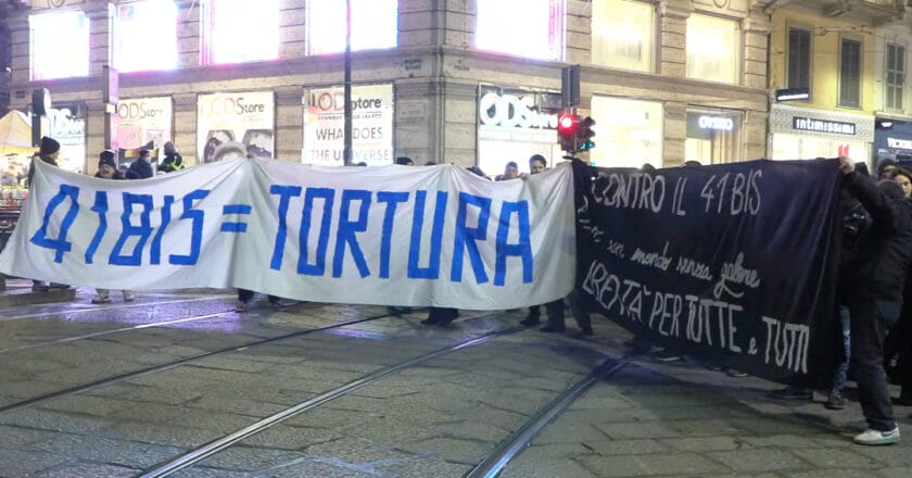 Demonstracja solidarnościowa z Alfredo Cospito w Mediolanie. Fot. Local Team/Youtube.com