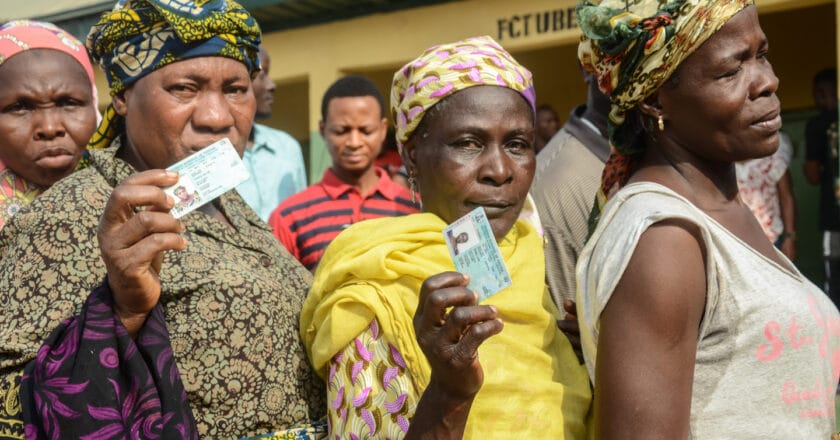 Kolejka do punktu wyborczego w Lagos w 2019 roku. Fot. The Commonwealth/Flickr.com