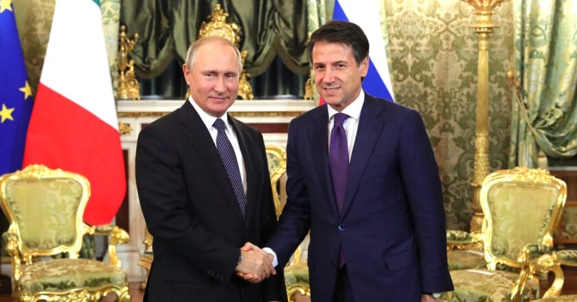 Były premier Włoch Giuseppe Conte z Władimirem Putinem w 2018 r. Fot. kremlin.ru, CC BY