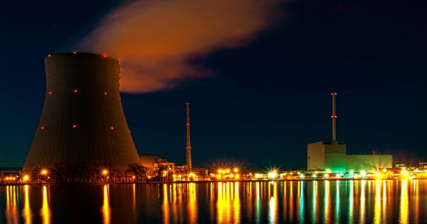 Isar – elektrownia jądrowa w Niemczech w kraju związkowym Bawaria. Fot. Bjoern Schwarz/Flickr.com