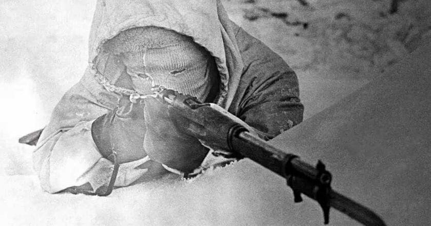 Legendarny snajper Simo Häyhä podczas wojny radziecko-fińskiej 1939–1940. Fot. Imperial War Museums