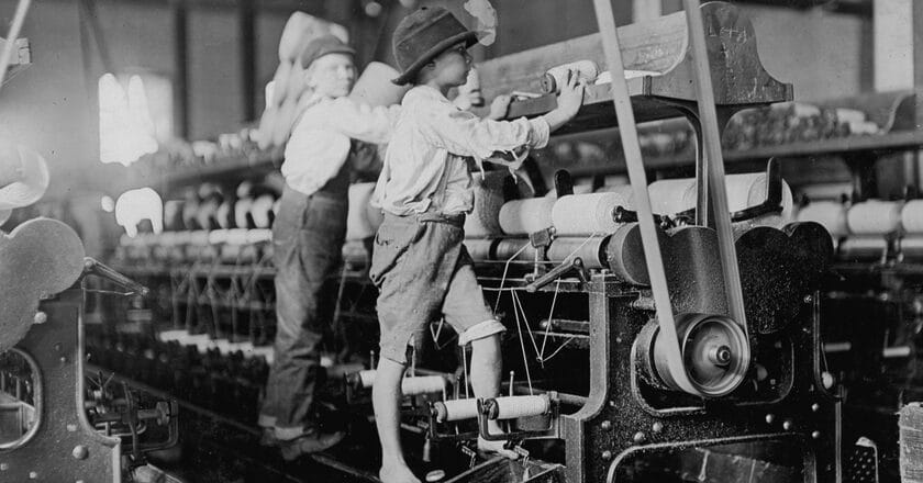 Dzieci w fabryce w Georgii w 1909 roku. Fot. Lewis W. Hine, Biblioteka Kongresu, CC0