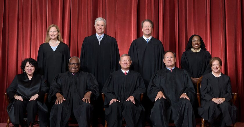 Obecny skład Sądu Najwyższego Stanów Zjednoczonych Ameryki. Fot. Fred Schilling/Wikimedia Commons