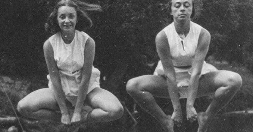 Uczennice Prywatnej Szkoły Gimnastyki i Tańca Artystycznego Ireny Prusickiej w 1938 roku. Fot. Narodowe Archiwum Cyfrowe