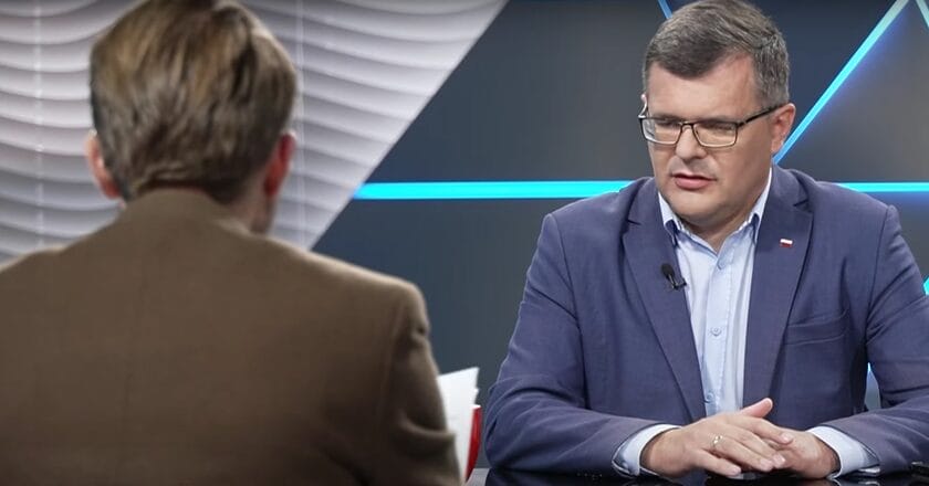 Piotr Uściński w programie „Debata polityczna”. Fot. Wirtualna Polska News/ Youtube.com