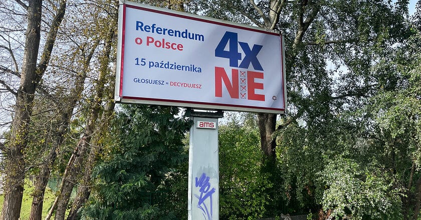 Rządowy billboard referendalny. Fot. Olgierd/Flickr.com CC BY-SA 2.0