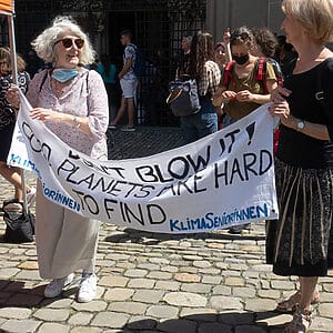 Demonstracja KlimaSeniorinnen w Bernie w sierpniu 2021 roku; Fot. Annette Dubois/Flickr