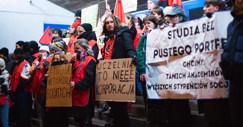 Protest poznańskich studentów pod akademikiem Jowita. Fot. Kajetan Nowak
