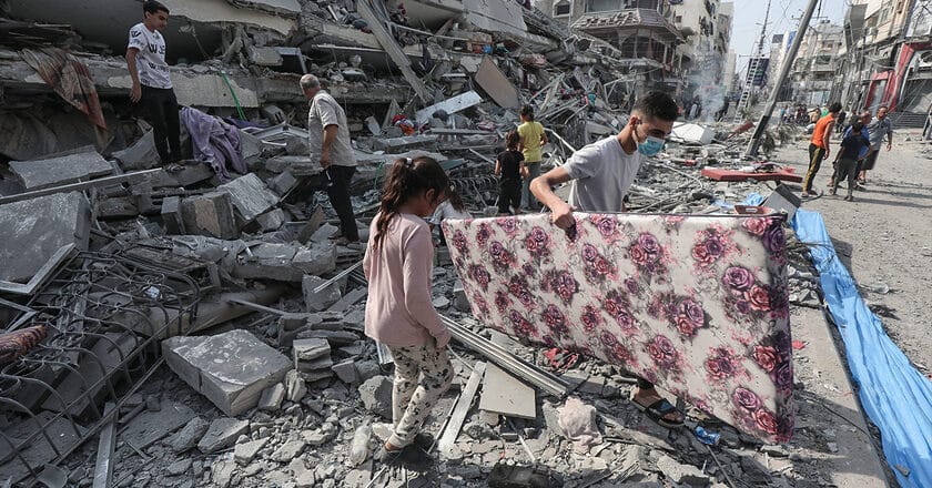Zniszczenia po izraelskim nalocie na miasto Gaza. Fot. Palestinian News Information Agency