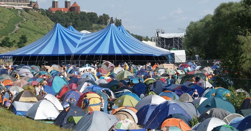 Miasteczko namiotowe festiwalu Audioriver w Płocku. Fot. Yves6/Wikimedia Commons